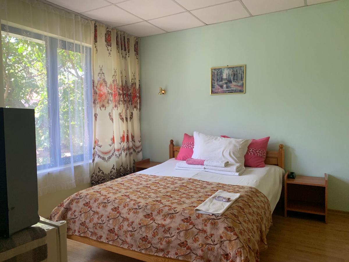 Guest House “Olesya” Obzor Exterior photo