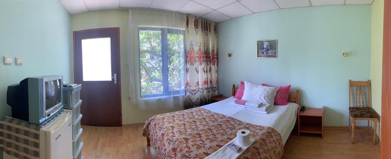 Guest House “Olesya” Obzor Exterior photo