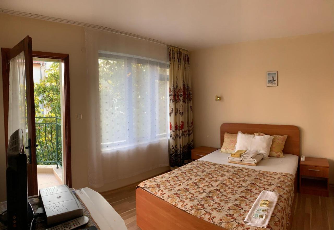 Guest House “Olesya” Obzor Exterior photo