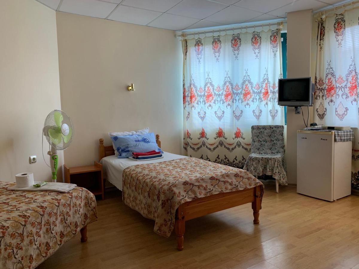 Guest House “Olesya” Obzor Exterior photo